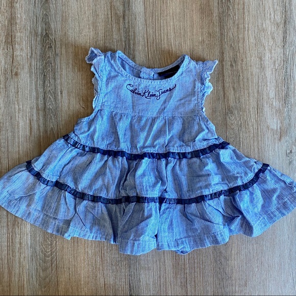 Calvin Klein Ruffle Dress with Capri Pants 18m - Picture 2 of 9